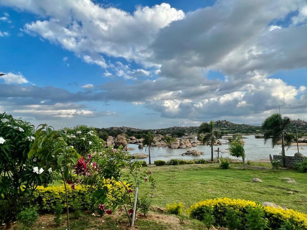 Leo Woods Hampi River View Hotel Luaran gambar