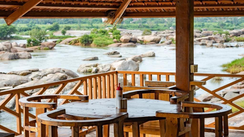 Leo Woods Hampi River View Hotel Luaran gambar